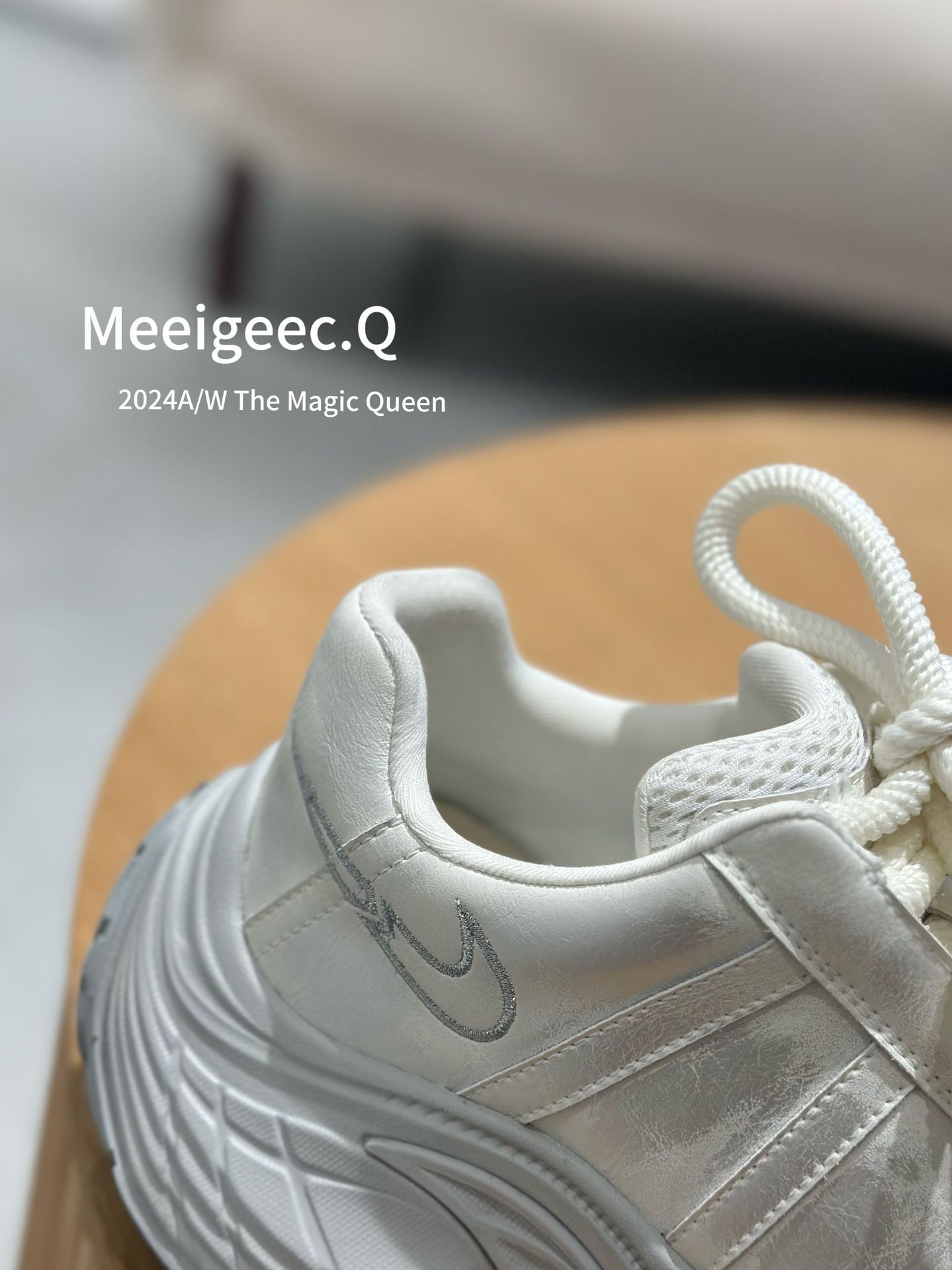 Silver single lining