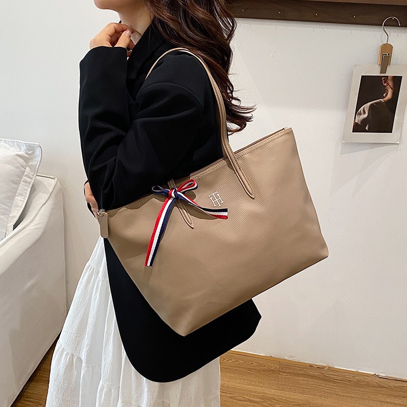 Large Capacity Shoulder Bag For Women Versatile Casual Tote Bag_voghion.com