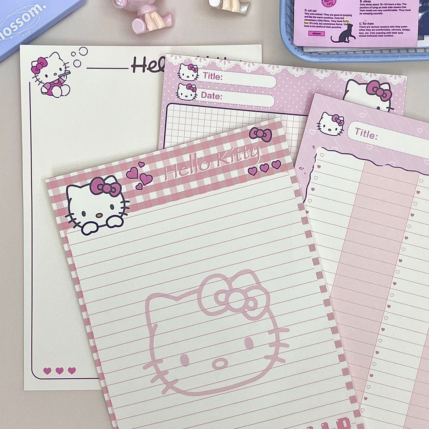 Hello Kitty, notebook for elementary school students