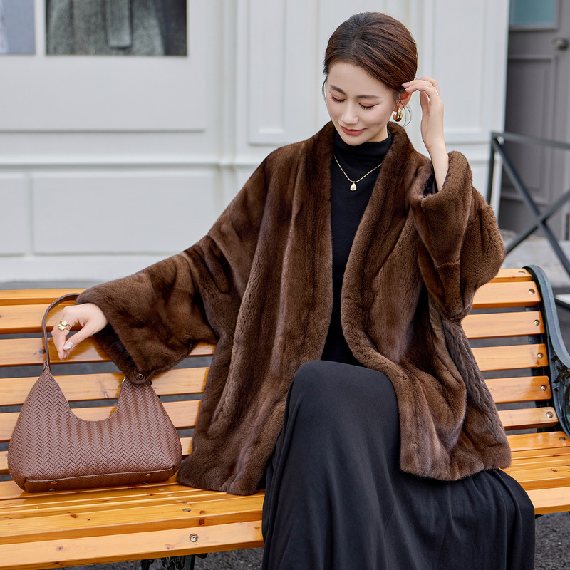 2025 New Fur Real Mink Coat Women's Mid-Length Loose Mink Coat Mink Fur Outwear Women's Haining