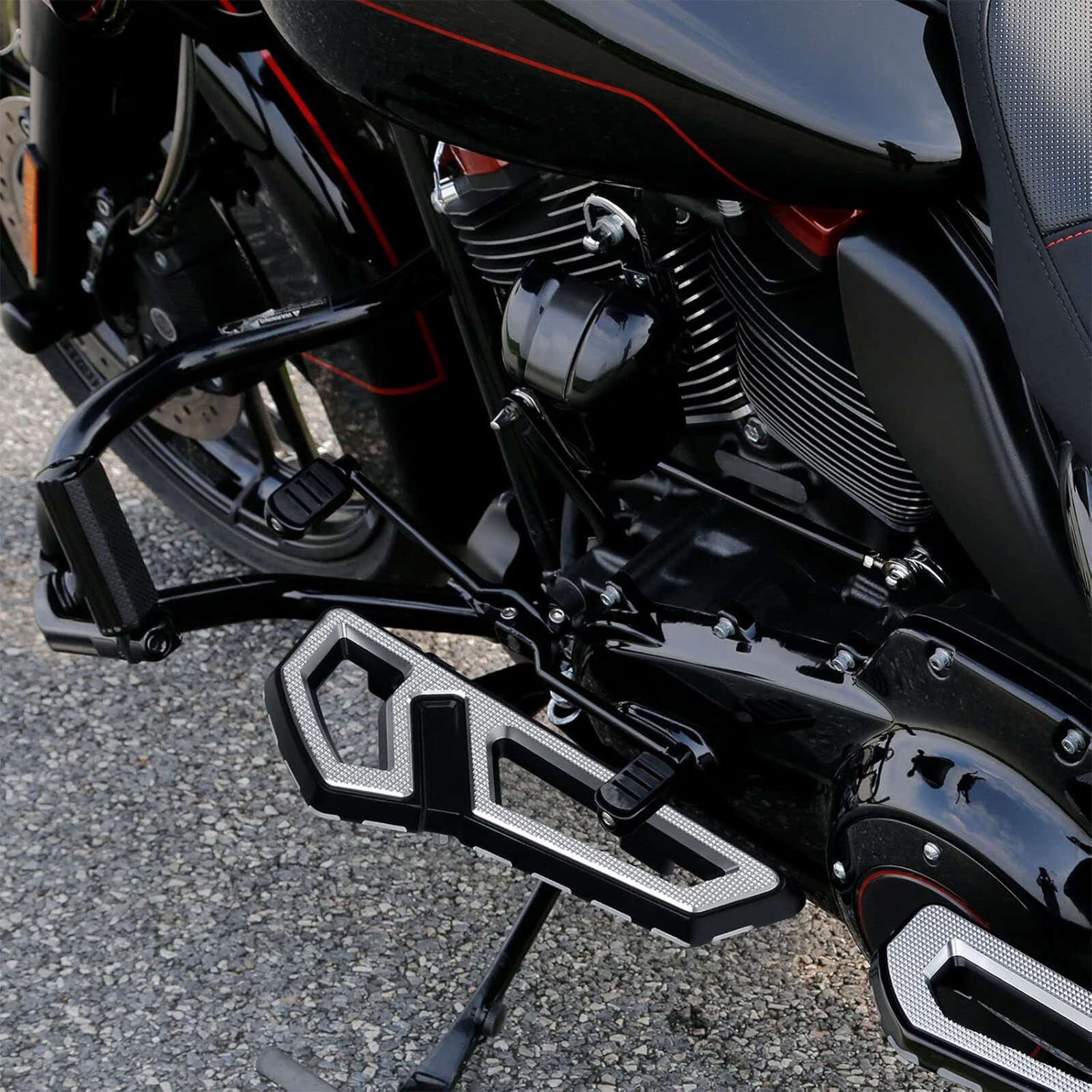 Suitable for Harley Big Glide Street Road King Glide Modified New Front Driver Pedal Front Large Pedal