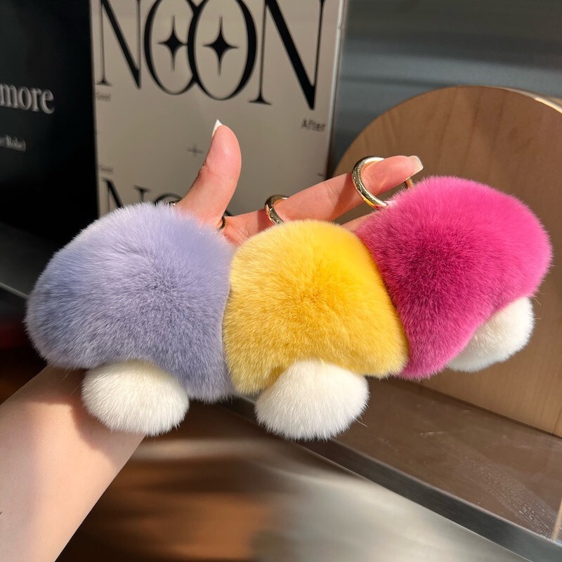 Cute Faux Rabbit Fur Mushroom Car Keychain Pendant, Trendy Plush Ball Backpack Decoration Gift