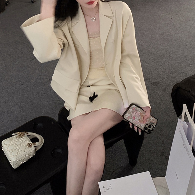 Spring woolen suit