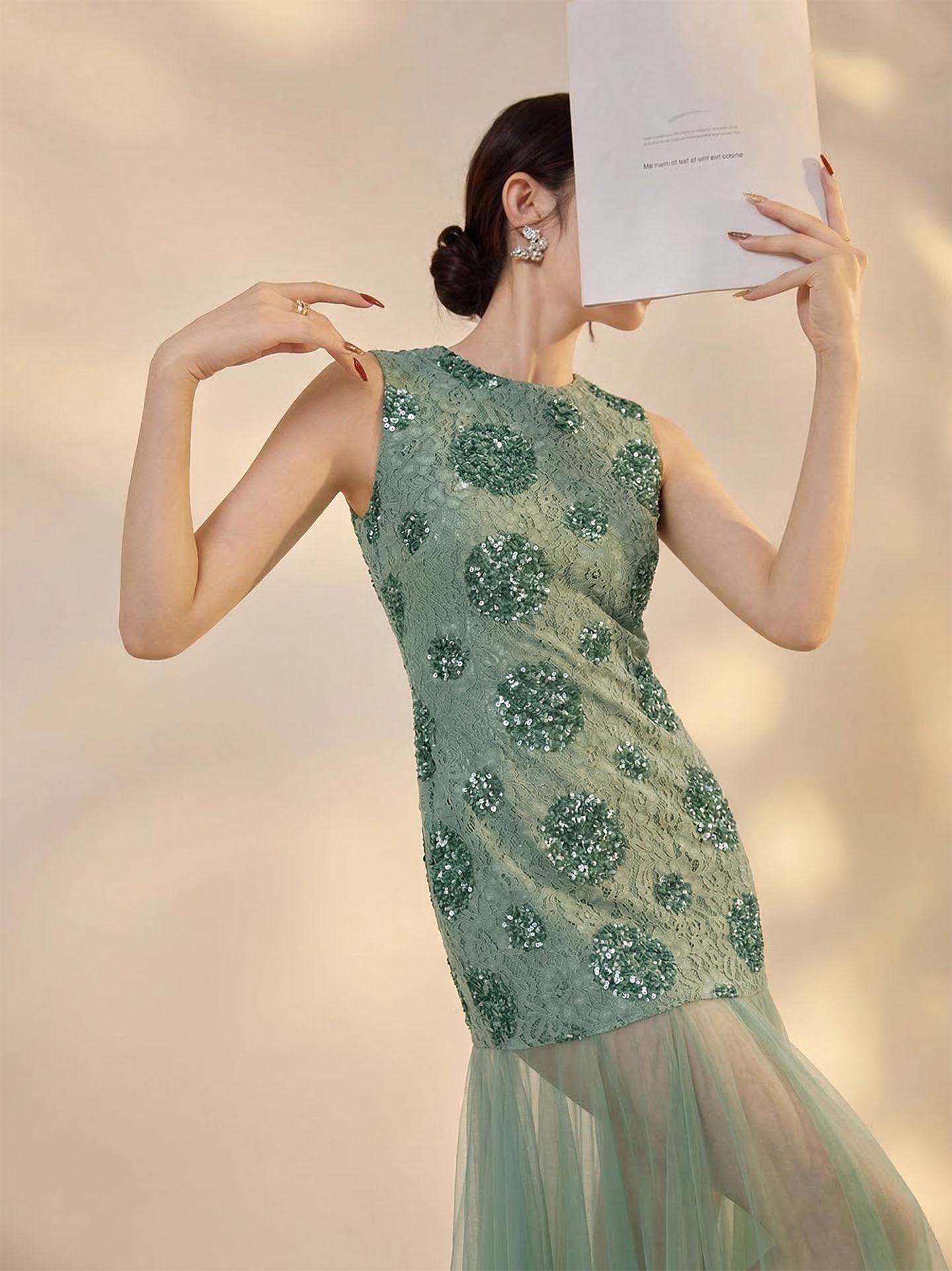 Váy maxi không tay họa tiết hoa nhỏ phối sequin lấp lánh phong cách tân Trung Hoa — Xanh lá cây nhạtcolor