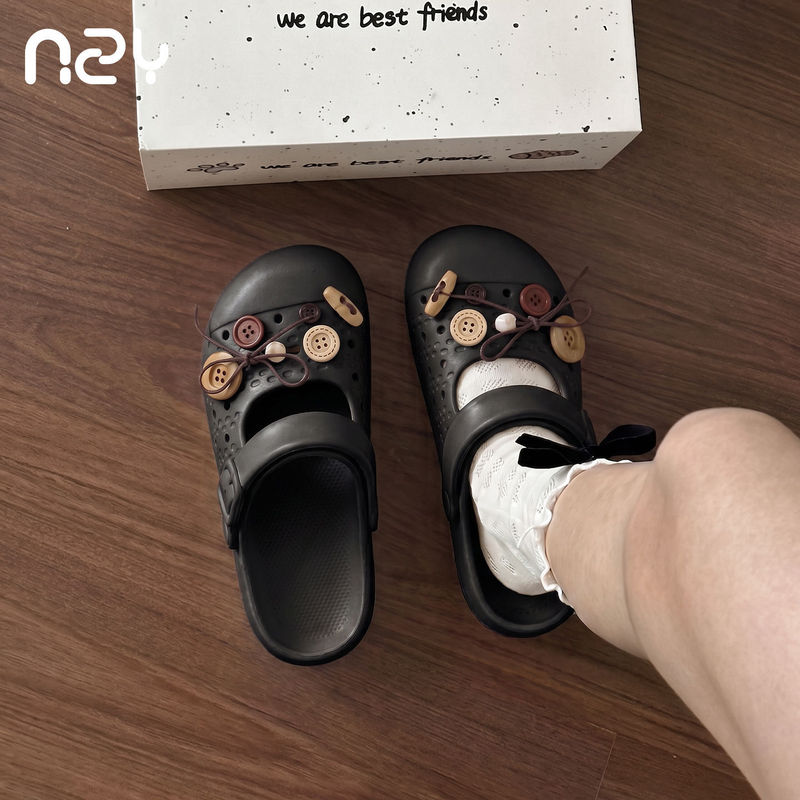 Women's summer retro brown thick-soled non-slip hollow-out clogs for commuting and home use, with a youthful style Women's summer retro brown thick-soled non-slip hollow-out clogs for commuting and home use, with a youthful style