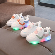 2025年韩版春秋款新款儿童板鞋亮灯发光鞋休闲鞋男女童学生小白鞋