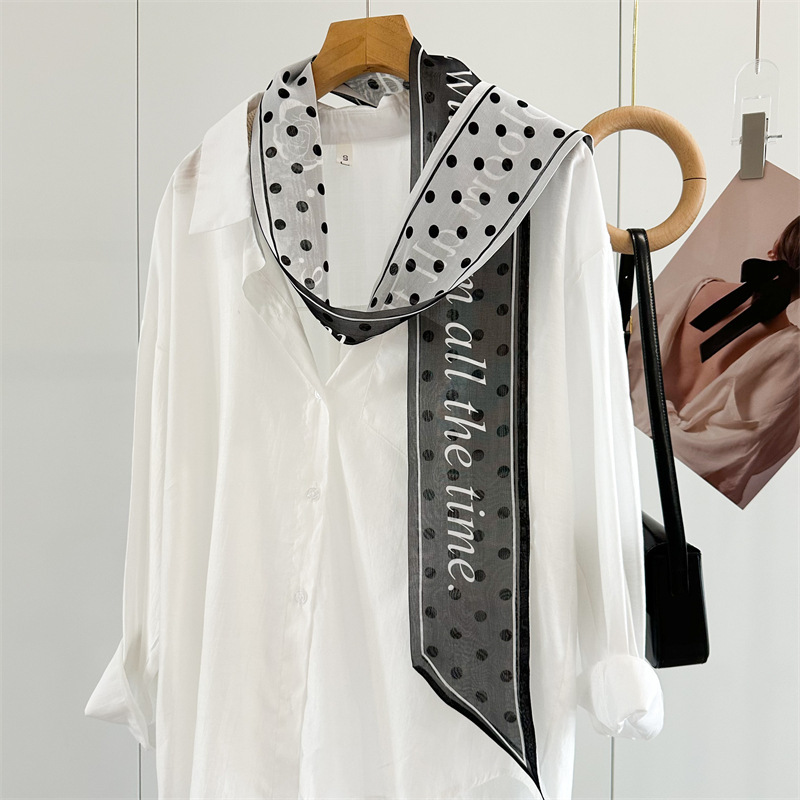 Sensación de alta gama de seda lunares pequeñas serpentinas mujeres verano nuevo todo fósforo de doble cara camisa de seda de morera bufanda bufanda