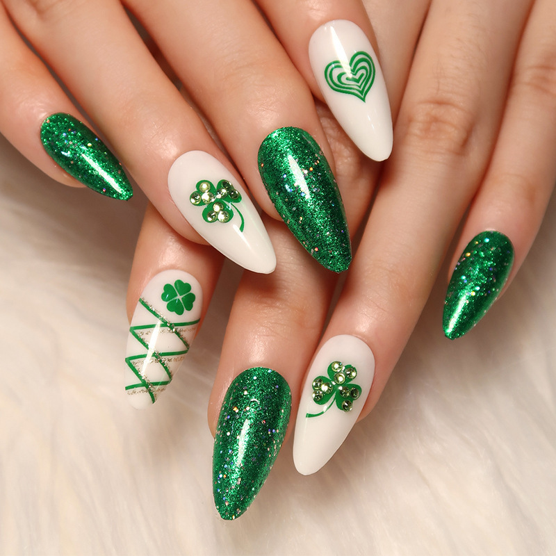 Wear Nail Pieces St. Patrick's Day Four-leaf Clover Green Glitter Love Nail Pieces Finished Removable nail