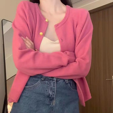 小众慵懒风玫红色针织开衫女秋冬温柔氛围感软糯毛衣外套漂亮上衣