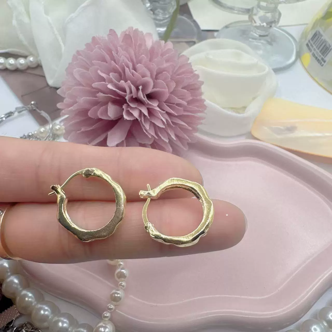 Темперамент знаменитые серьги с ушами