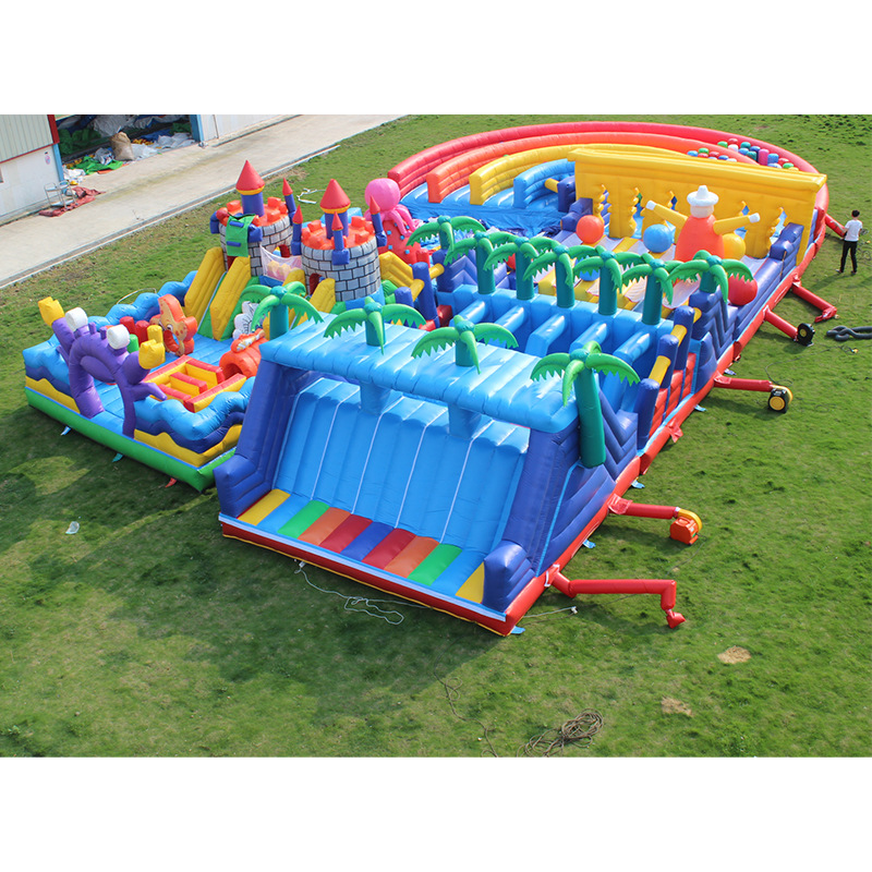 Instalaciones de la diversión del castillo inflable de la diversión del castillo de los niños Parque de atracciones travieso inflable grande al aire libre del Castillo