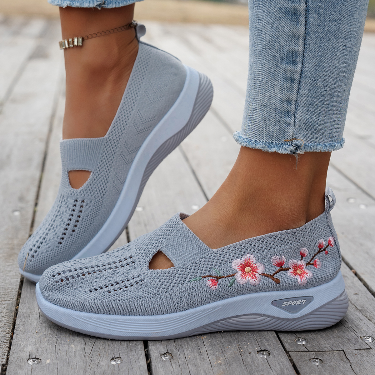 Women's Breathable Casual Shoes Slip-On Embroidered Floral Thick-Soled Soft-Soled Comfortable Versatile Sneakers_vogvips.com