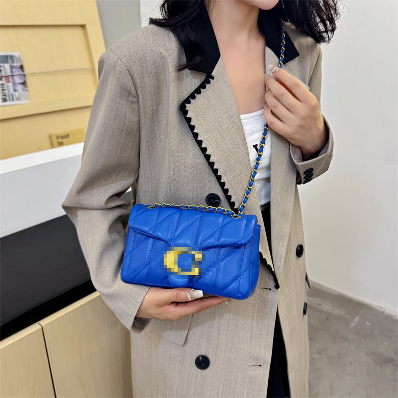 菱格の刺繍の線の包みの女性の2025新型の小さい香風のチェーンのショルダーバッグのファッションの簡単な斜めのショルダーバッグの卸売り|undefined