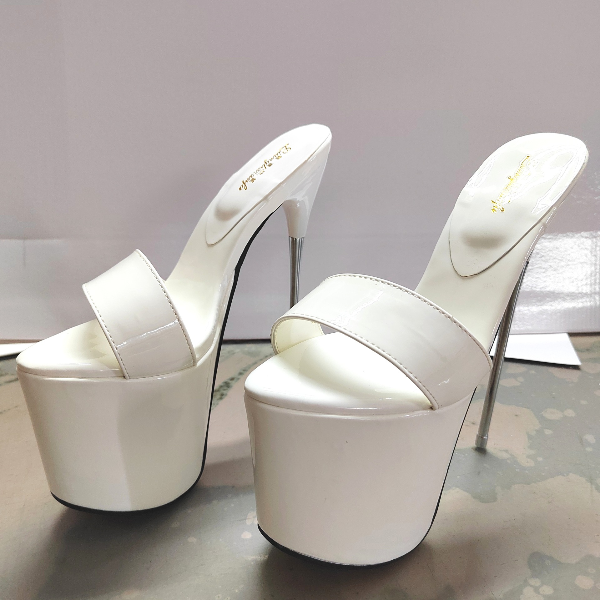 Giày sandal cao gót nữ quai ngang đế thép gót 19 cm da bóng — Màu đỏ (băng thông rộng)
