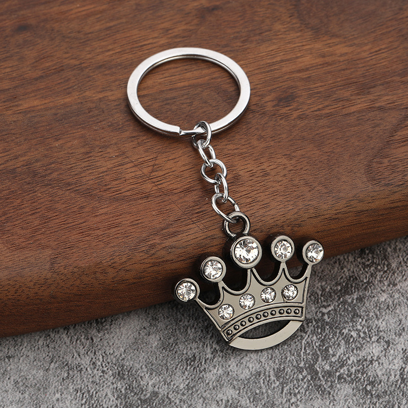Factory direct personality diamond crown key chain high-end wedding gift Crown model metal pendant cross-border Factory direct personality diamond crown key chain high-end wedding gift Crown model metal pendant cross-border