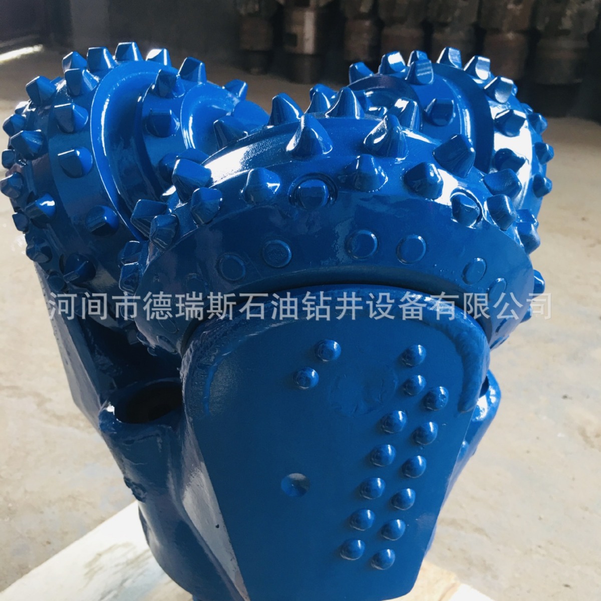 工厂直供12 1/4”IADC 537 定向穿越橡胶密封镶齿牙轮钻头