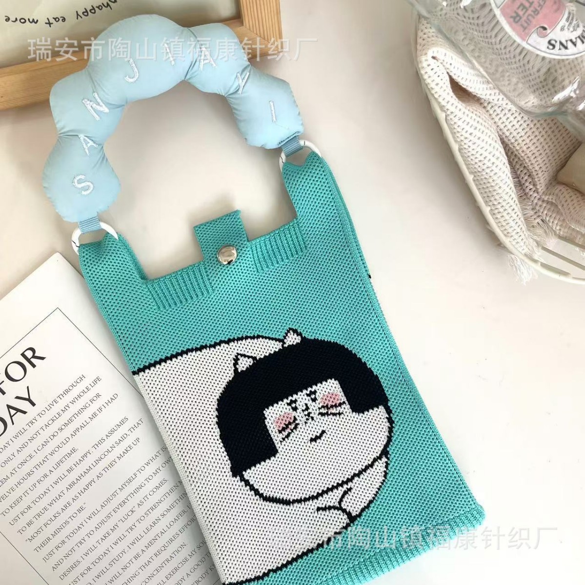 跨境ins2025新款可爱卡通迷你针织手机包百搭斜挎小方包针织小包