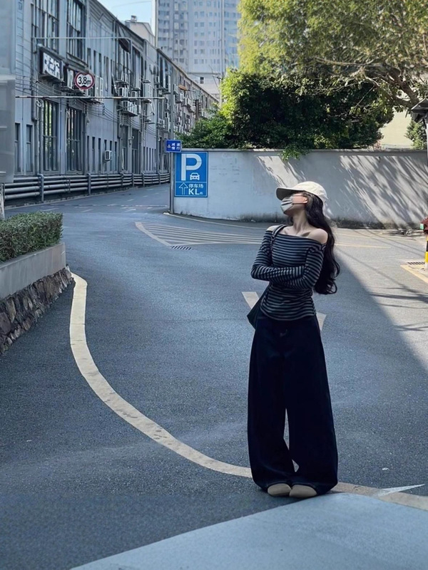 韩式慵懒一字肩条纹款长袖t恤女夏季松弛感修身wintage风斜肩上衣|undefined