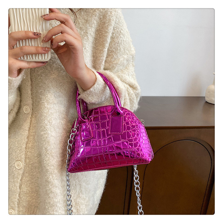 Women's Medium Pu Leather Solid Color Fashion Shell Zipper Crossbody Bag Dome Bag Chain Bag display picture 5