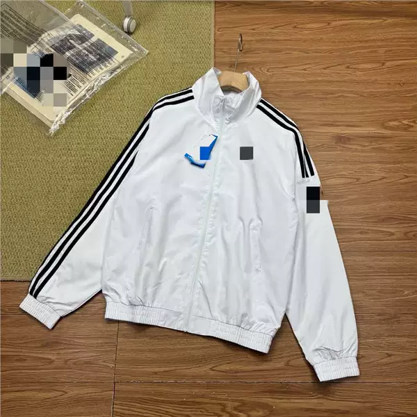 Classic Spring and Autumn Stand-Collar Three-Stripe Sports Jacket for Men, Casual Windbreaker, Couple Style, Versatile Trendy Top