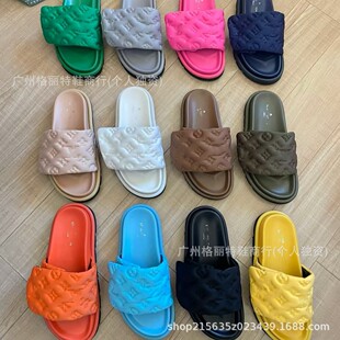 �H�Һ����Ƥ��ĸħ�g�N��ЬŮ26�¿��⴩�r�з���һ�������Q