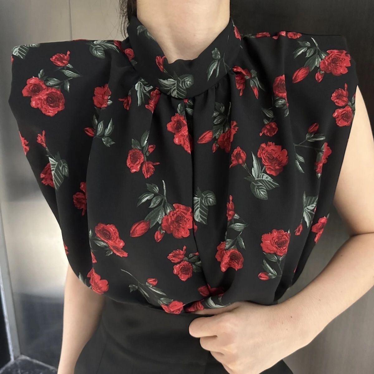 Vest sleevless