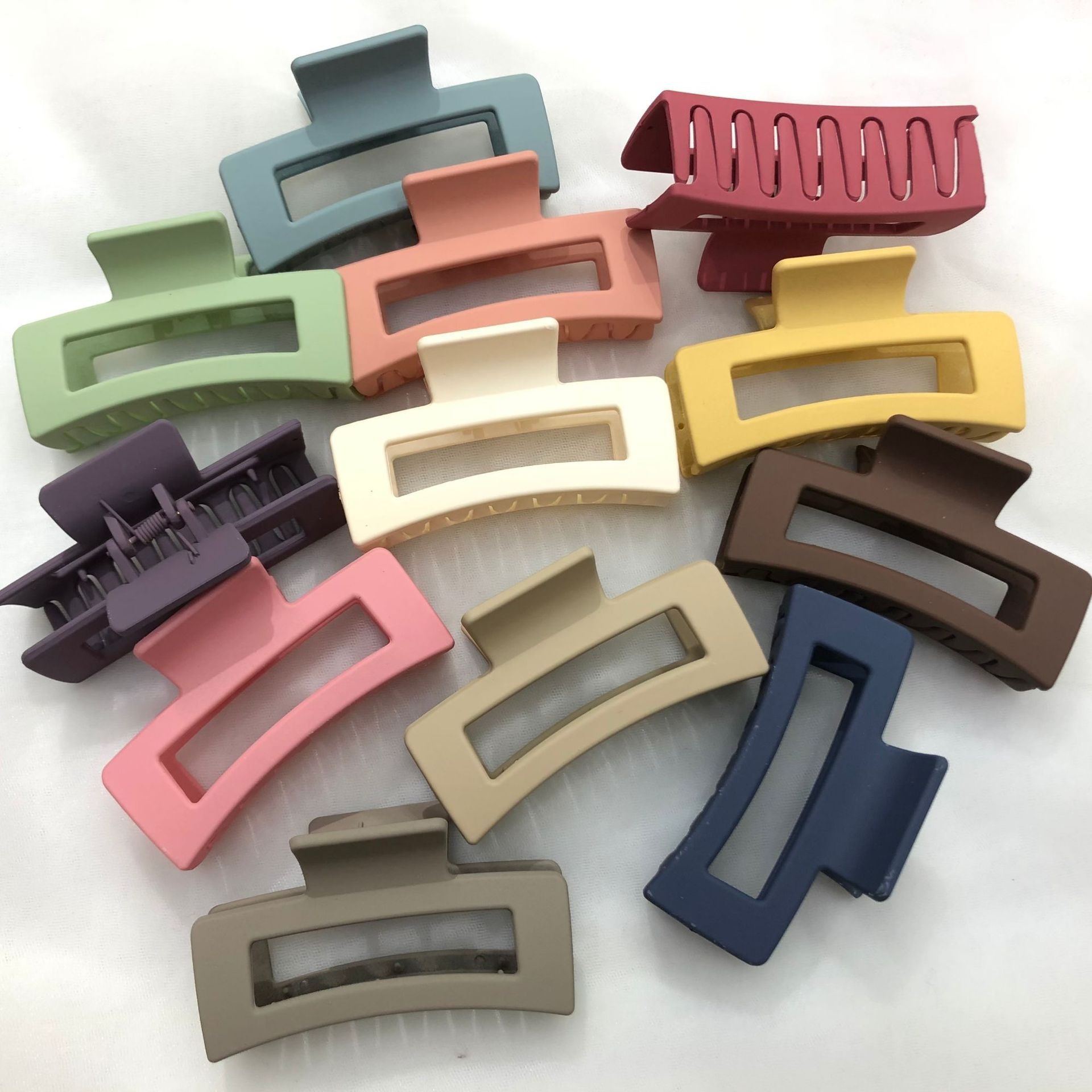 El otoño y el invierno de la pinza de pelo esmerilado retro color caramelo del pelo de nuevo la cabeza del clip de tiburón baño updo simple temperamento del pelo de agarre