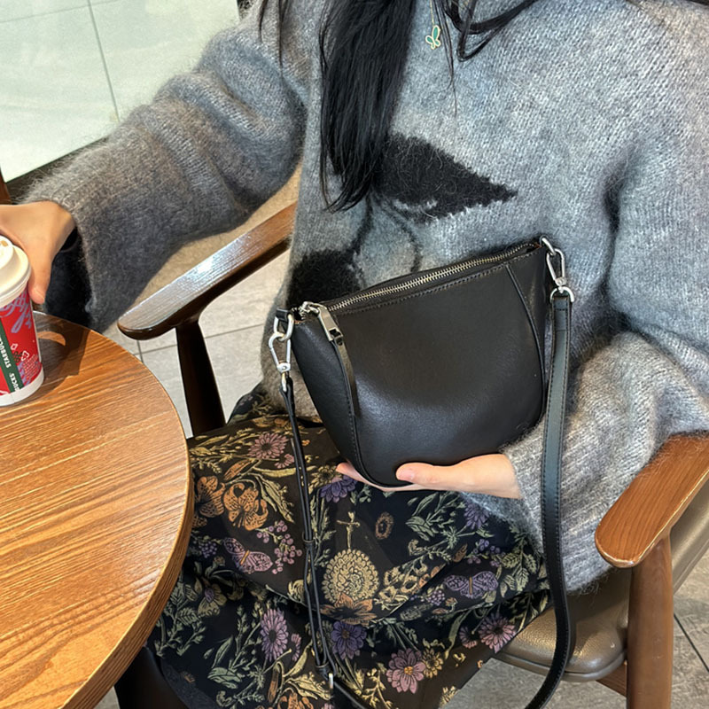 2026 Spring New Genuine Leather Shoulder Bag For Women, Versatile High-End Niche Small Cowhide Crossbody Bag - Thumbnail 6