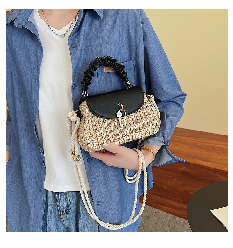 Women's Medium Straw Solid Color Vintage Style Cloud Shape Lock Clasp Straw Bag display picture 9