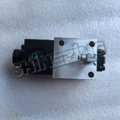 Suitable for Cummins KTA38 engine fuel injection STC valve control valve 3063022 (Yanacaq injektoru (Forsunka))
