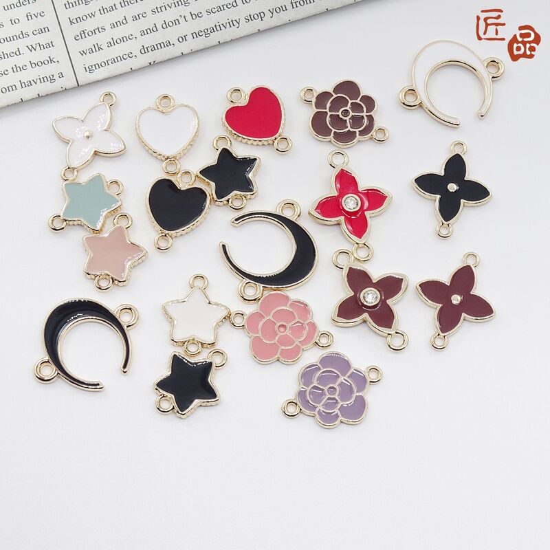 Creative DIY jewelry pendant four-leaf clover pendant bag pendant single DIY pendant jewelry moon heart pendant Creative DIY jewelry pendant four-leaf clover pendant bag pendant single DIY pendant jewelry moon heart pendant