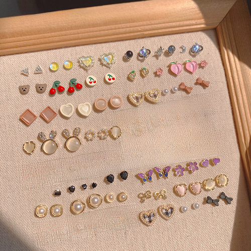 A Small and Cute Earring Set with a Forest Style and High-End Feel, Sweet Student Atmosphere 925 Silver Needle Earrings for Women