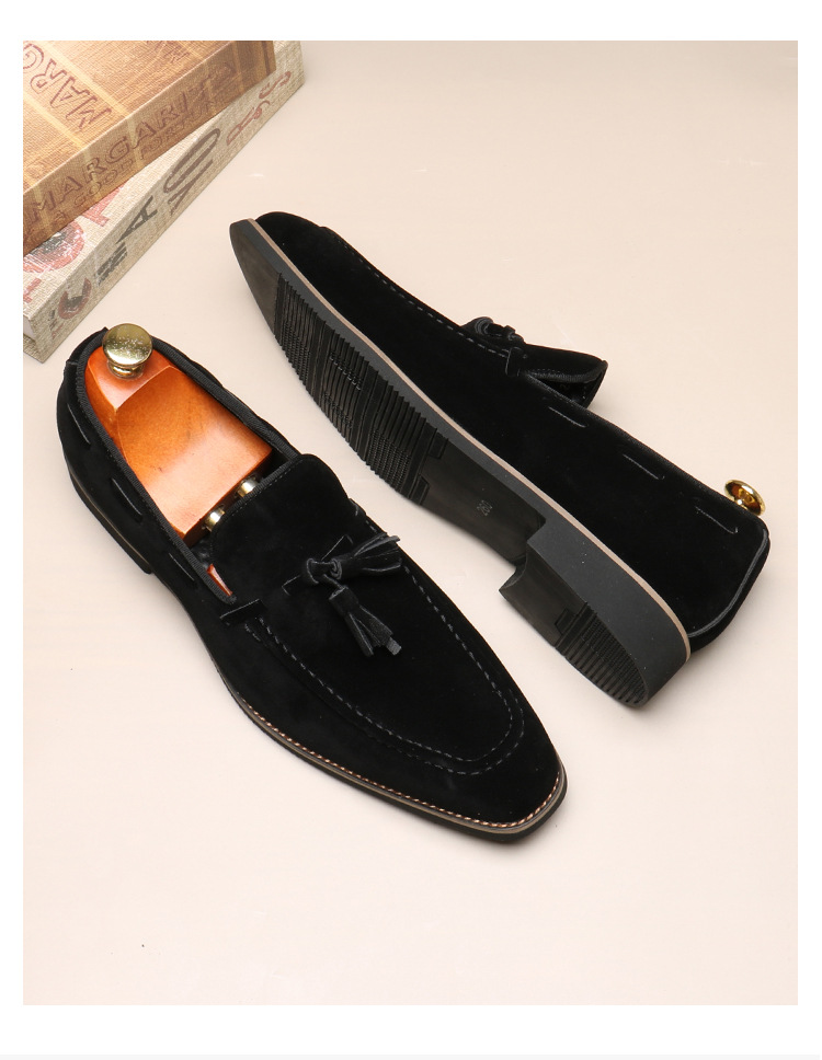 Mocassini con nappine da uomo, a punta, con piedini, casual, slip-on_voghion.com