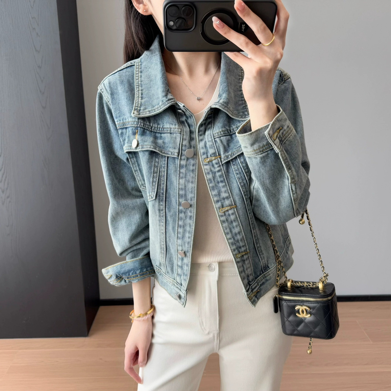 Design fresh light short denim skirt, jacket, western style