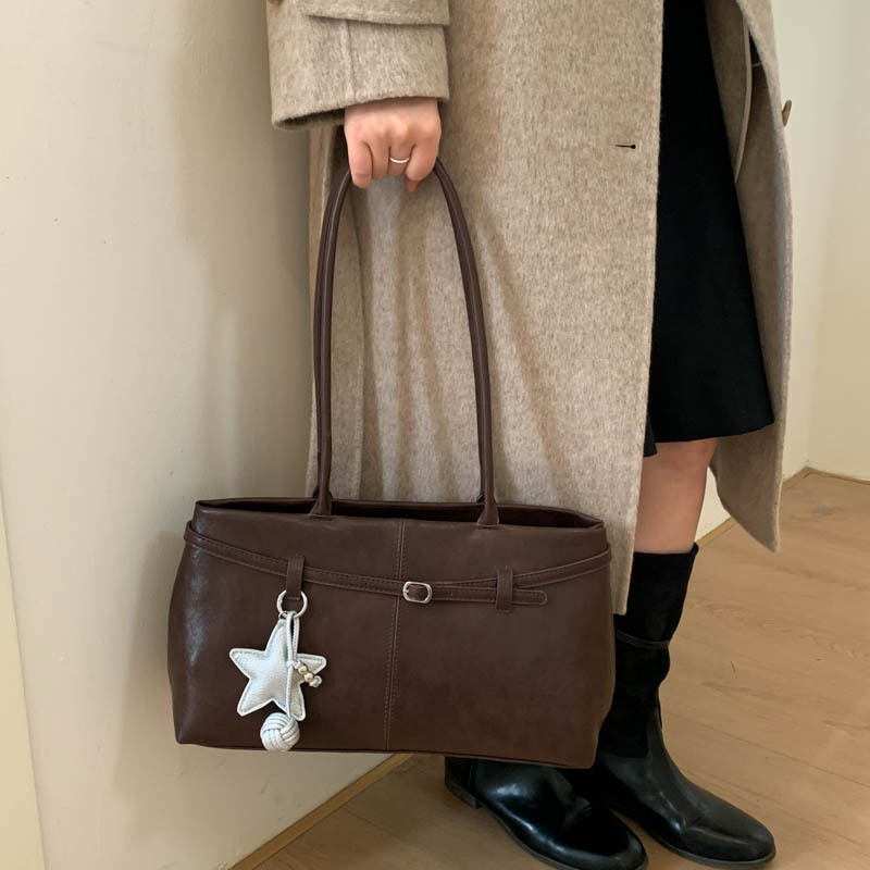 Bolsos debajo de las axilas de piel de cera retrógrada para mujeres 2025 nueva moda versátil bolso de mano alta sensación de gran capacidad bolso de hombro