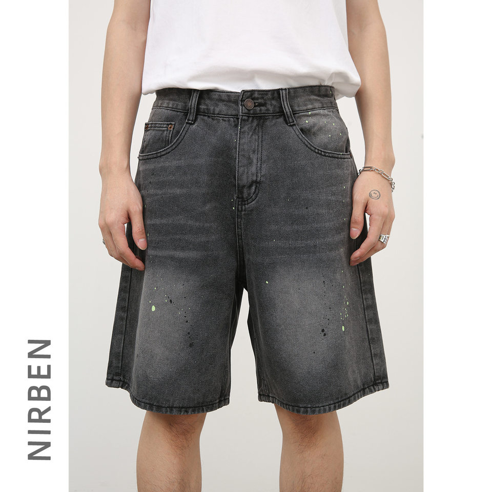 Quần short denim nam ống rộng lửng trên gối, họa tiết vệt sơn mực kiểu đường phố — Xanh lam nhạt, Đen xám