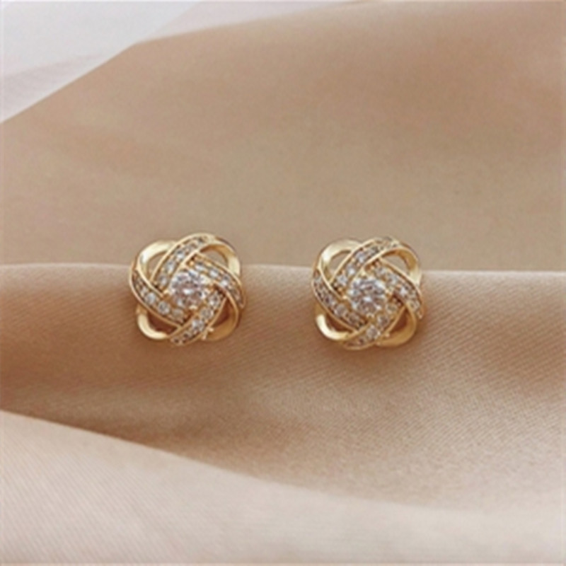 Koreanisches Kreuz Diamant mit einem Nischen-Design High-End-Accessoires, elegant und Ohrringe für Frauen_voghion.com