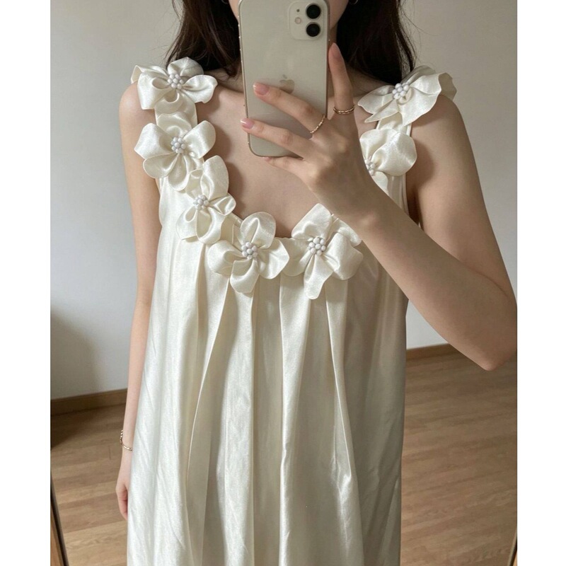 Summer cool ice silk camisole nightdress for women, sweet and pure style pajamas with chest pads, apricot-colored dress, summer home wear Summer cool ice silk camisole nightdress for women, sweet and pure style pajamas with chest pads, apricot-colored dress, summer home wear