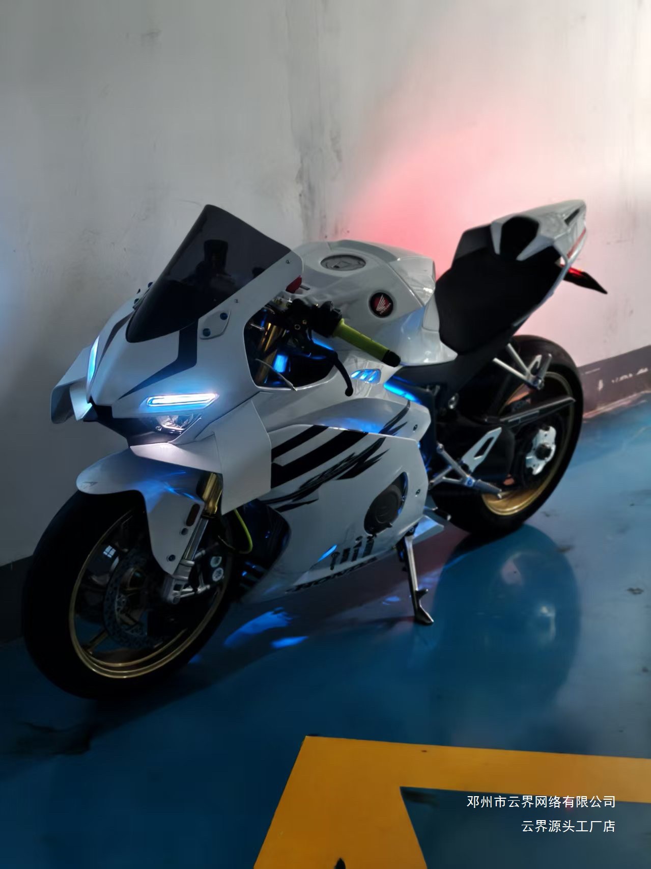 Suitable for Zhang Xue 500Rr Rear Hump Racing Tail Decoration Cover, Airflow Racing Windshield, Wind Deflector