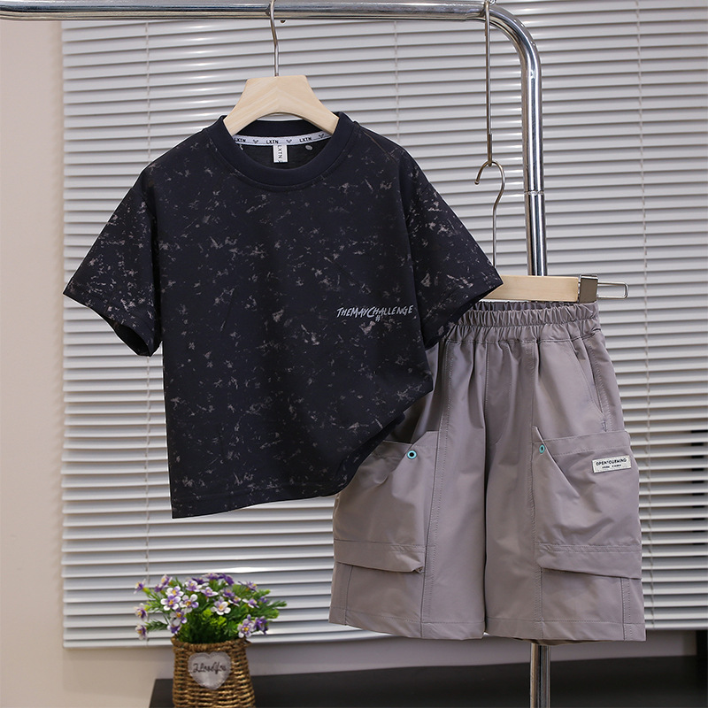 7253 Traje de camiseta para niños Verano 2025 Nuevos pantalones cortos de manga corta con estampado de moda para niños Verano de dos piezas