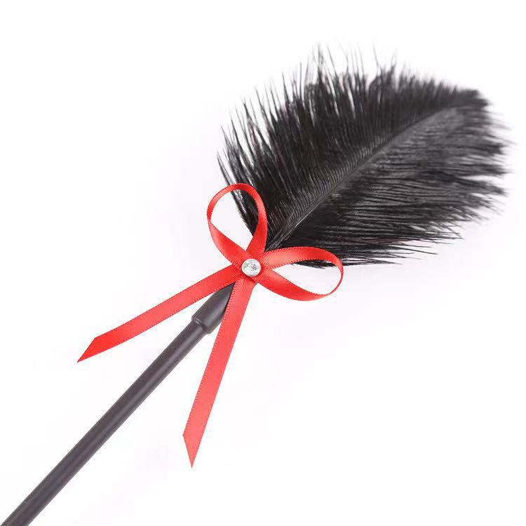 Fun SM Feather Clap Alternative Teasing Ostrich Feather Stick Bow Tie Couple Sex Products_voghion.com