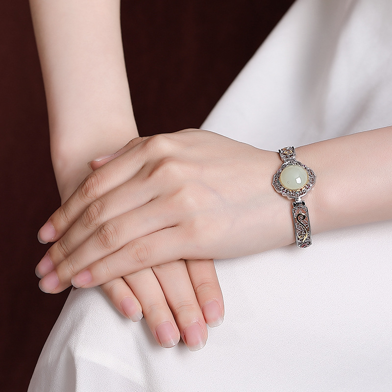 Vòng tay bạc S925 mạ vàng phong cách retro họa tiết mây lành mặt trứng khảm ngọc bích Hetian men — Khoảng 15 gram