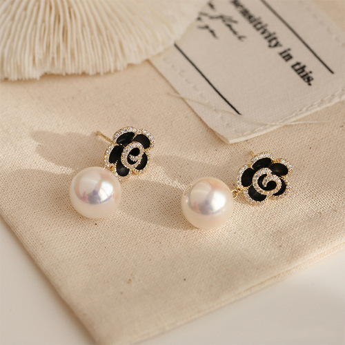 S925 Silver Needles Korean Black Rose Pearl Flower Earrings for Women - Elegant, Sophisticated, and Luxurious 3D Petal Design