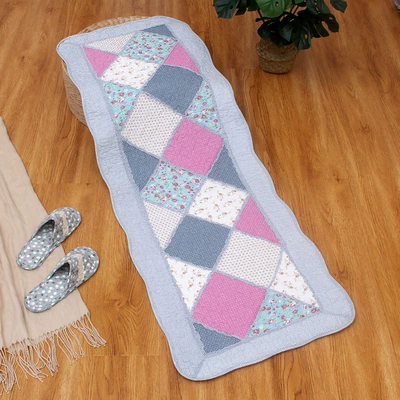 Quilted Anti-Slip Patchwork Living: Avtomobil döşəmə paspasları - light-blue-patchwork-bedside-mat-or-car-mat-back-seat-50x135cm