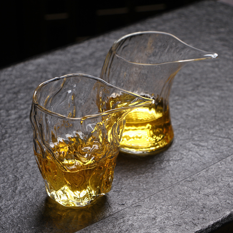 Patrón de martillo maestro Taza justa de vidrio engrosado resistente al calor creativo dispensador de té masculino transparente juego de té de Kung Fu accesorios envío gratuito