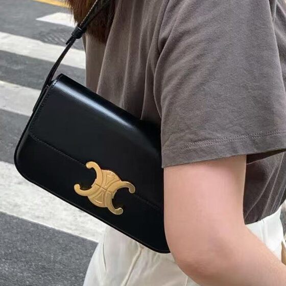 24 New Arc de Triomphe French Stick Lock Underarm Bag Women's Horse Buckle All-match Crossbody Bag Small Square Bag Shoulder Tofu Bag