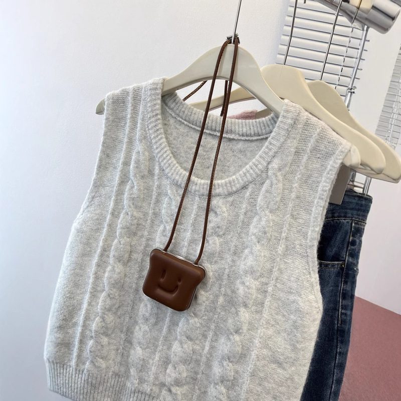 2026 New Style Mohair Sleeveless Knitted Sweater Twist Vest Women's Outerwear Short Layered Top