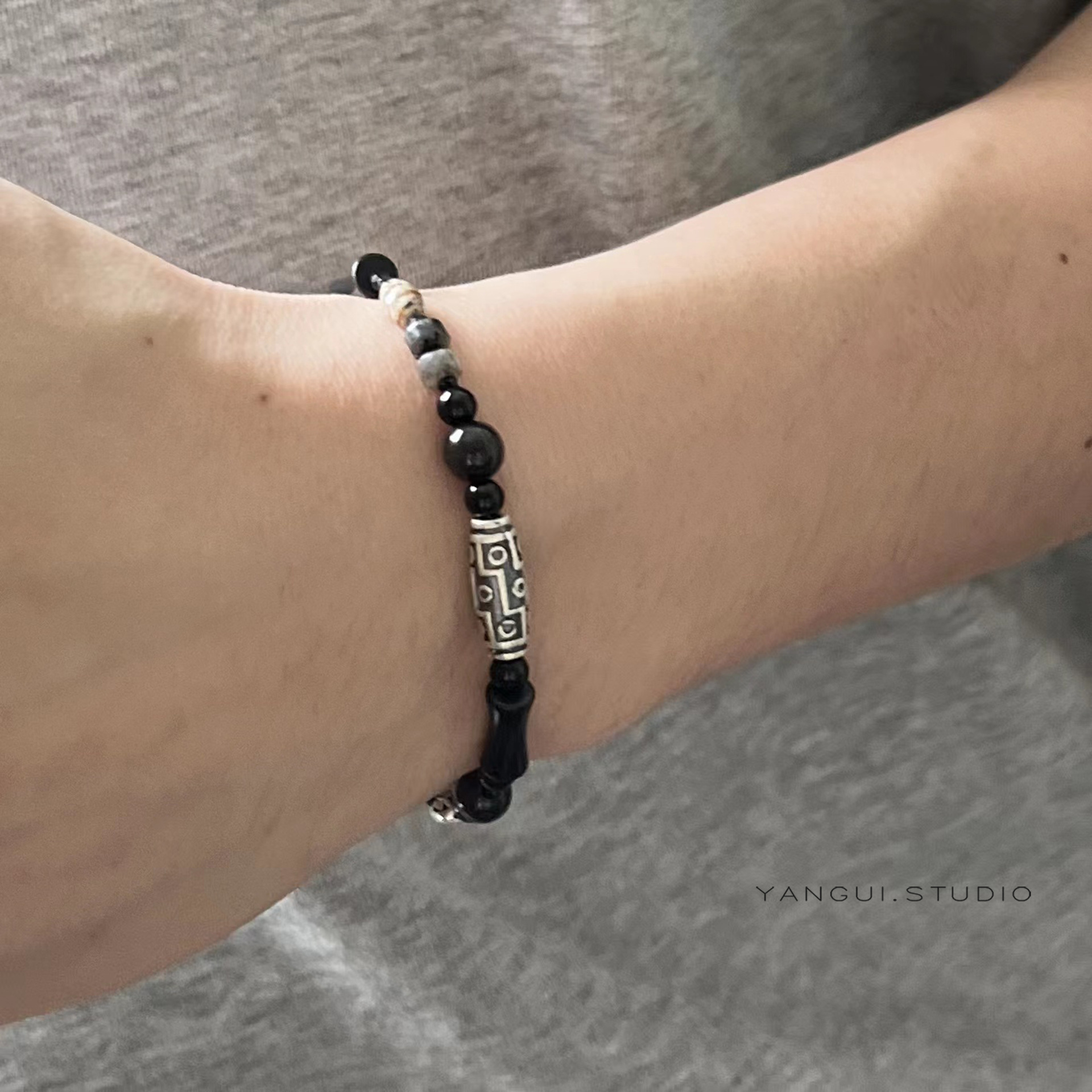Small design retro bracelet