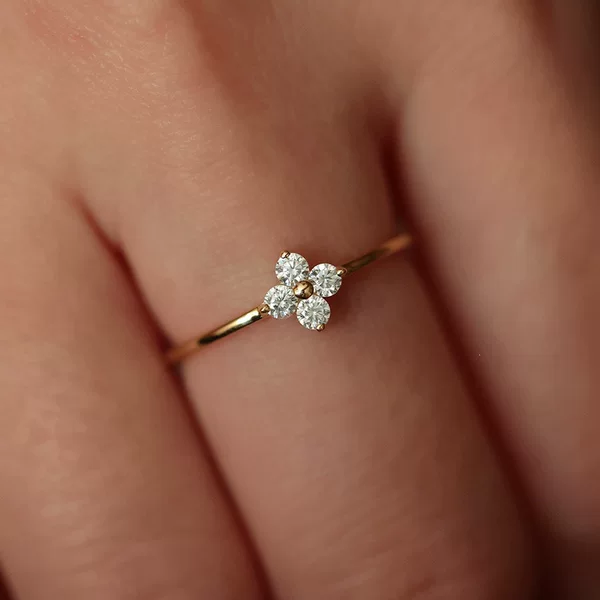 18K Gold-Plated Four-Leaf Clover Zircon Thin Ring, Niche Design, High-End Feel, Stylish, French Style, Versatile