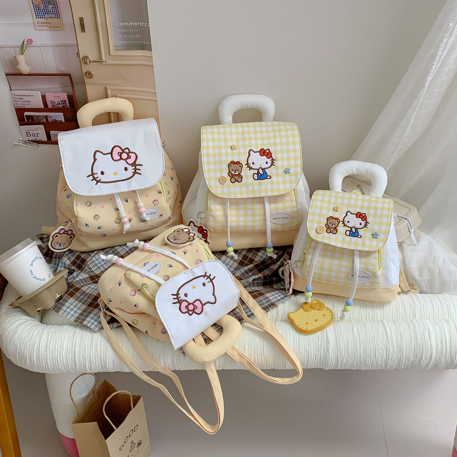 KT cat backpack is super popular, fashionable and high-end, a mini bag for women, 2026 new model, stylish and versatile for everyday use, in light colors